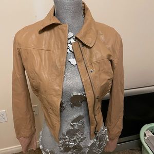 I am selling this jacket that I only got to wear a few times due to weight gain.